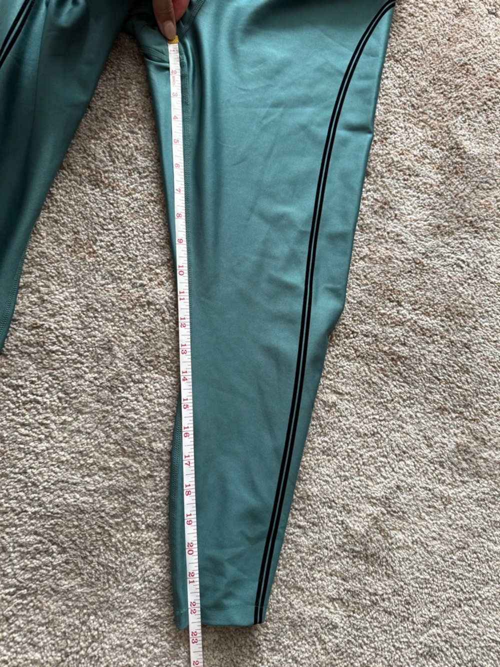 Airlift High-Waist 7/8 Line Up Legging - Picture 3 of 4
